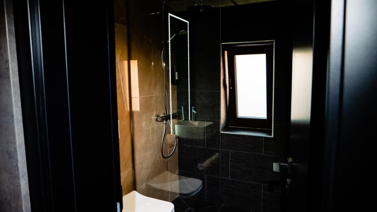 Hotel Goya Boutique Târgu Jiu Esterno foto
