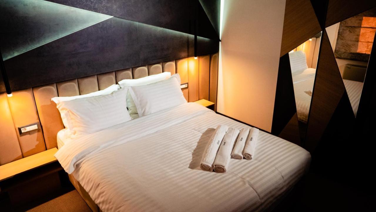 Hotel Goya Boutique Târgu Jiu Esterno foto