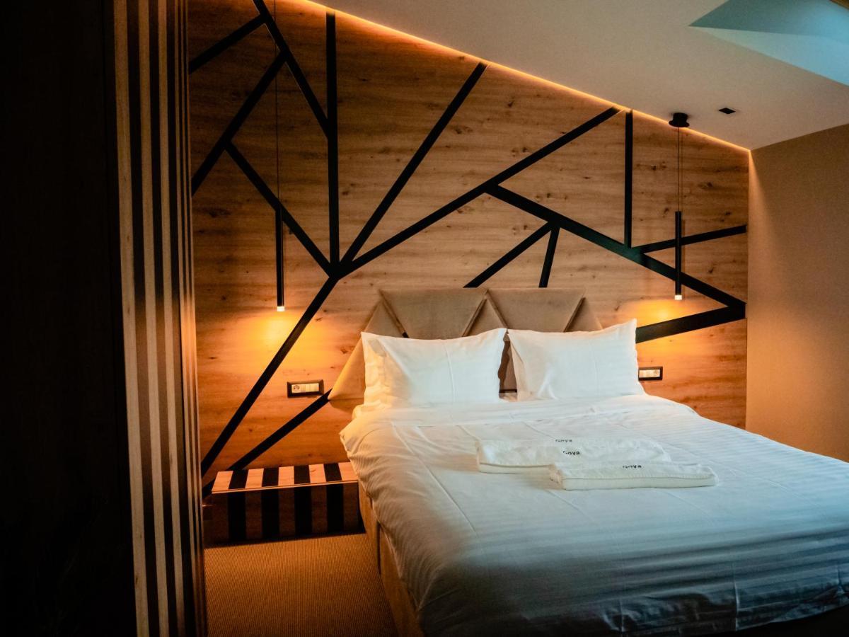 Hotel Goya Boutique Târgu Jiu Esterno foto